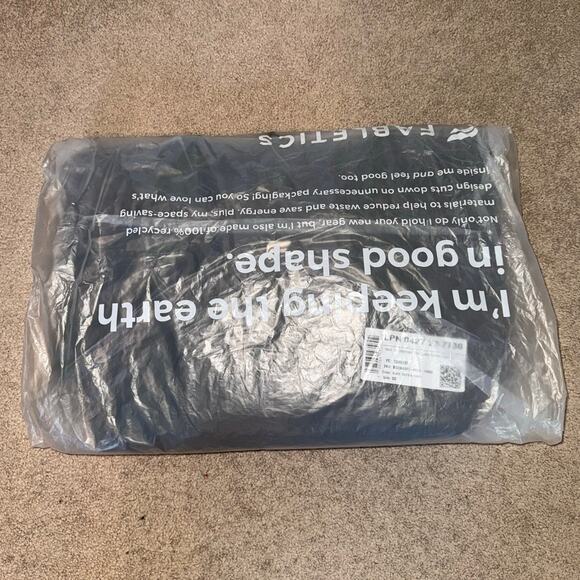 New Fabletics The Everyday Tote Black Tactical Camo O/S - Picture 3 of 8